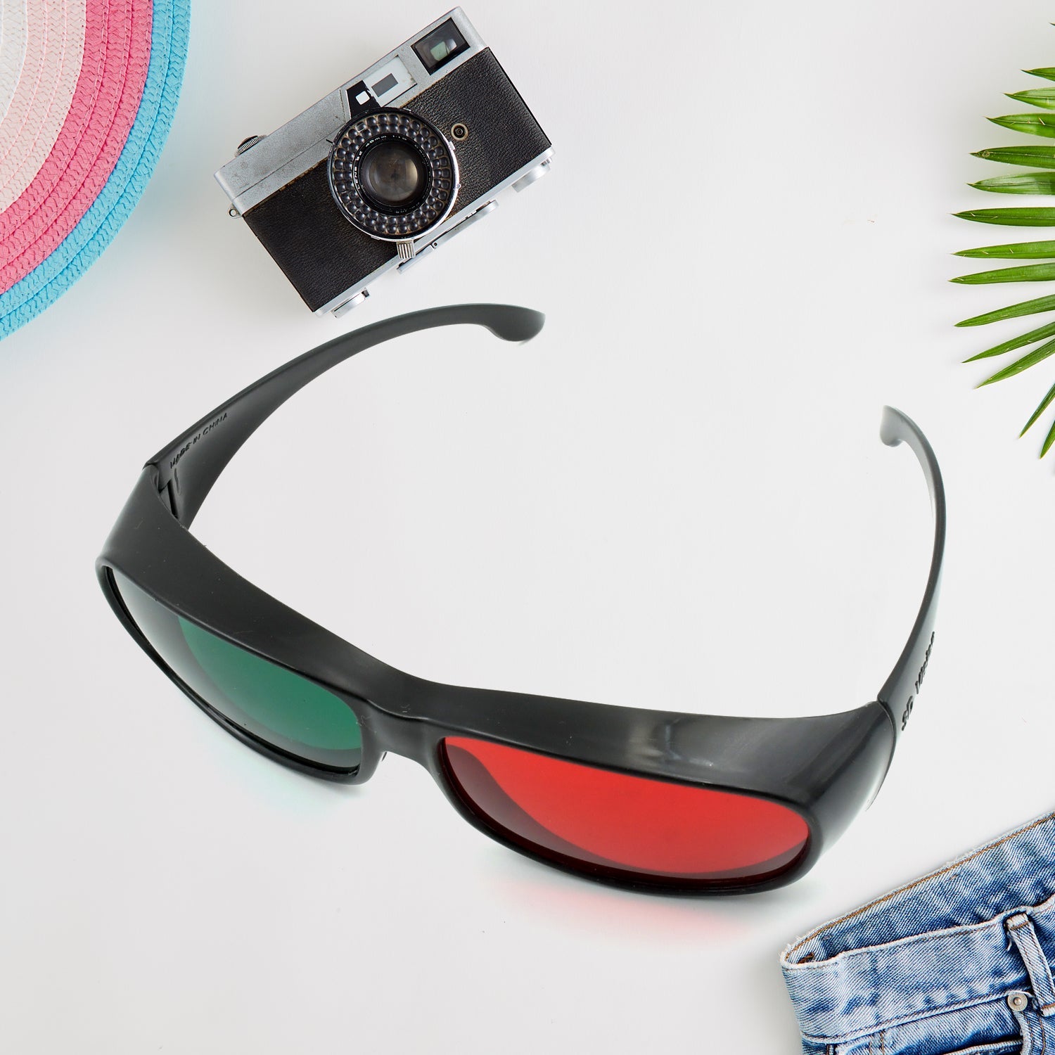 8774 UV Protected Sunglasses, classic Sunglasses for Men & Women, Lightweight, Both Outdoor and Indoor Use (1 Pc ) 8774 UV Protected Sunglasses, classic Sunglasses for Men & Women, Lightweight, Both Outdoor and Indoor Use (1 Pc )